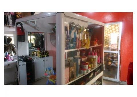 Unisex hair salon for sale, fully loaded, 1000000, call 07065516856